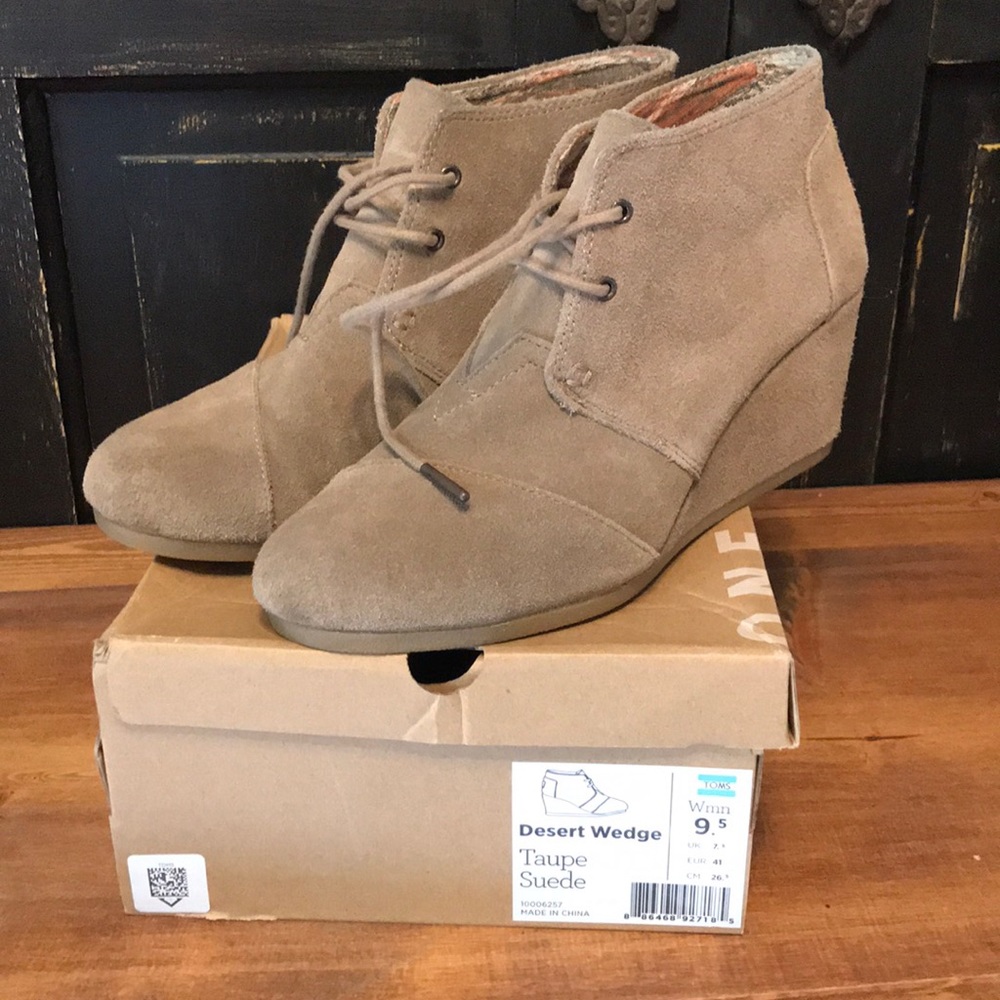 Toms Desert Wedge Taupe Suede Size 9.5